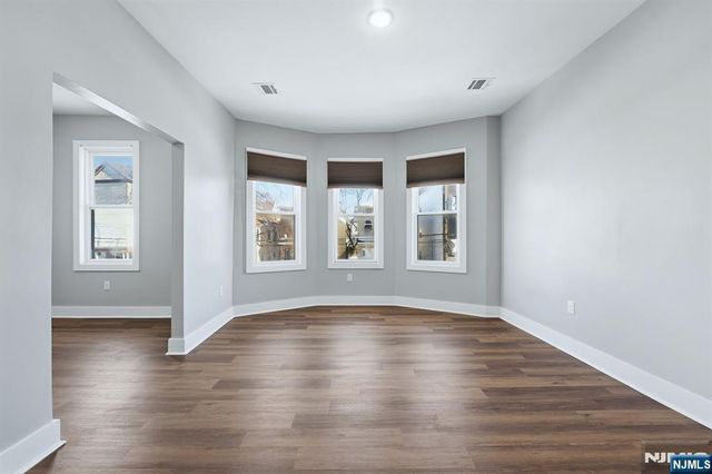 913 S 18th Street 2, Newark, NJ 07108