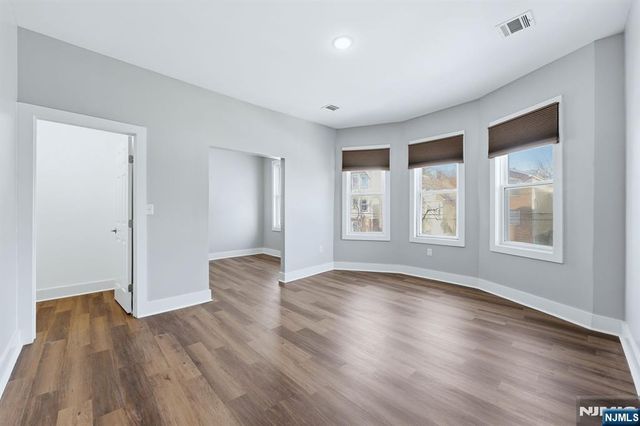 913 S 18th Street 2, Newark, NJ 07108