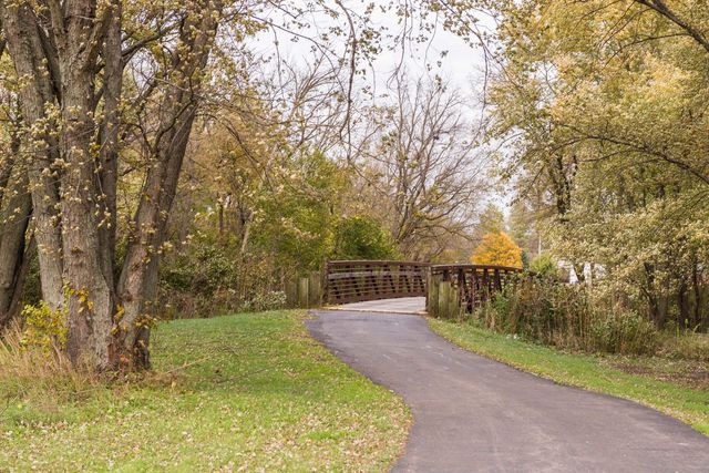 427 Riverbend Drive, Genoa, IL 60135