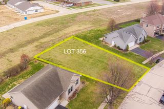 427 Riverbend Drive, Genoa, IL 60135