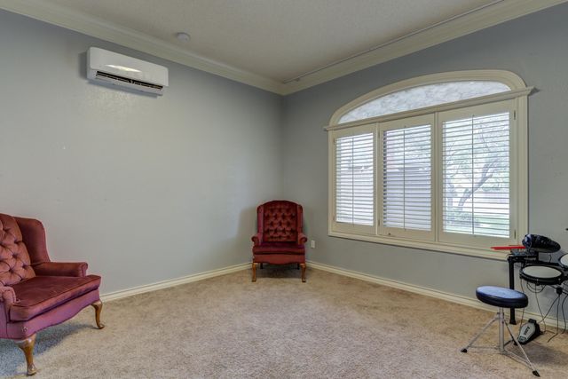 8708 Richmond Avenue, Lubbock, TX 79424