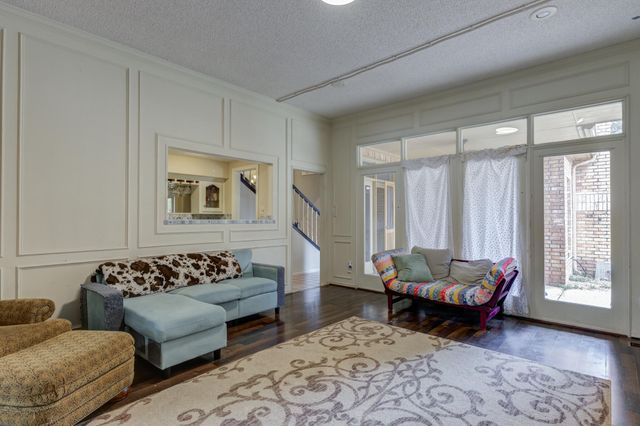 8708 Richmond Avenue, Lubbock, TX 79424