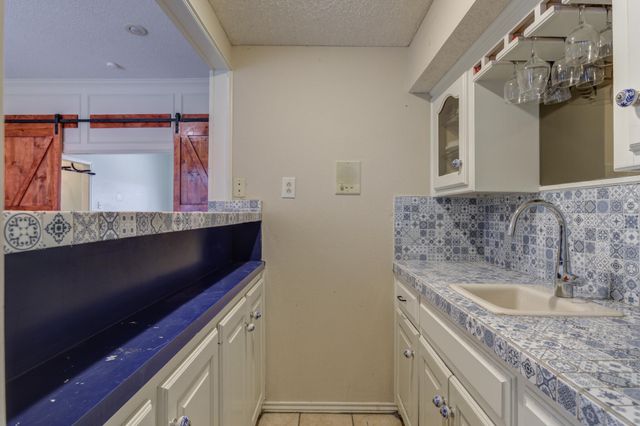 8708 Richmond Avenue, Lubbock, TX 79424