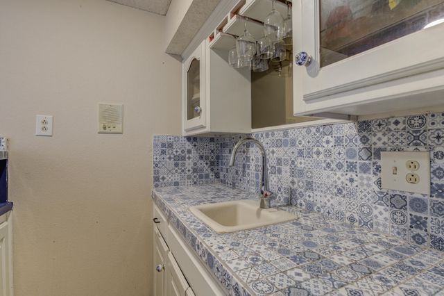 8708 Richmond Avenue, Lubbock, TX 79424