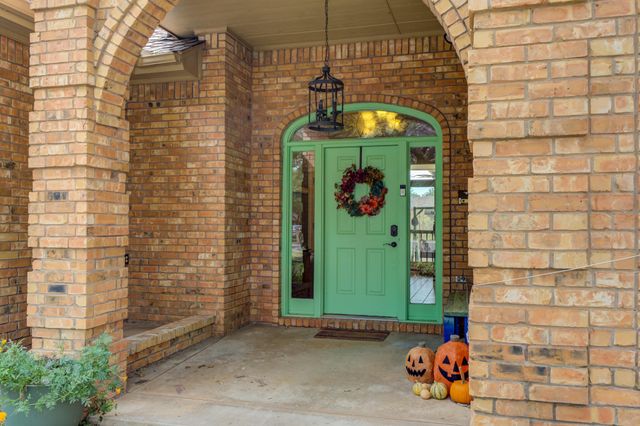 8708 Richmond Avenue, Lubbock, TX 79424