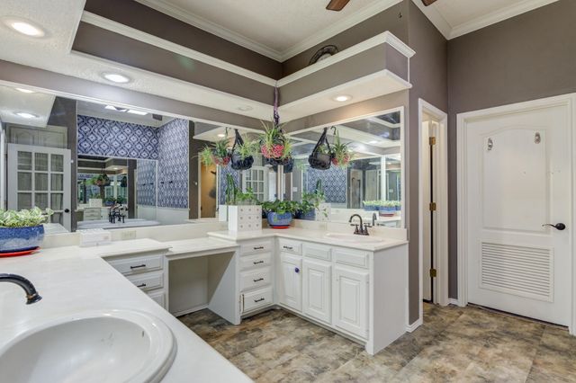 8708 Richmond Avenue, Lubbock, TX 79424