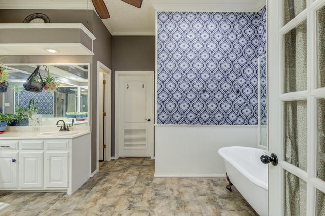 8708 Richmond Avenue, Lubbock, TX 79424