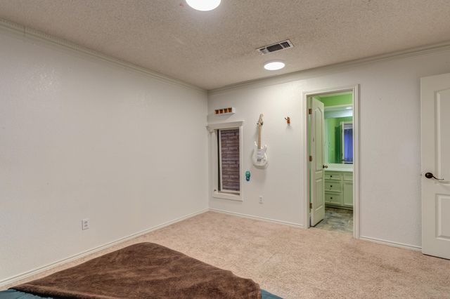 8708 Richmond Avenue, Lubbock, TX 79424