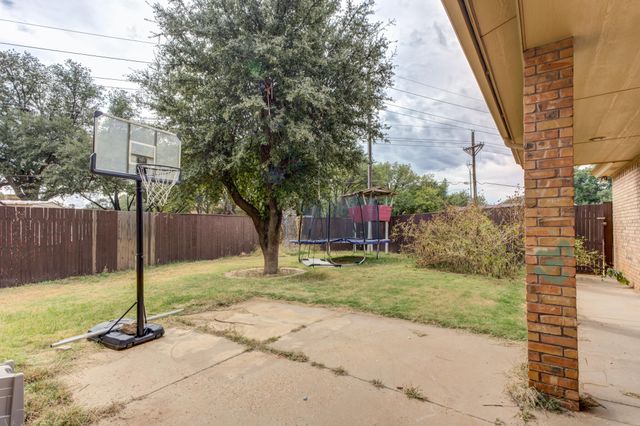 8708 Richmond Avenue, Lubbock, TX 79424