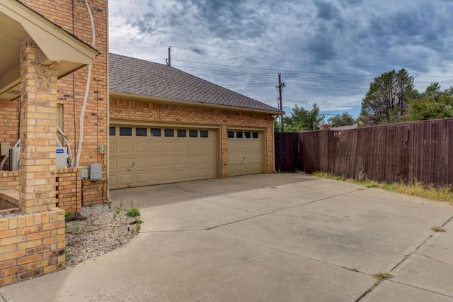 8708 Richmond Avenue, Lubbock, TX 79424