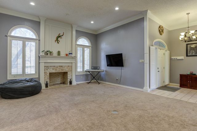 8708 Richmond Avenue, Lubbock, TX 79424