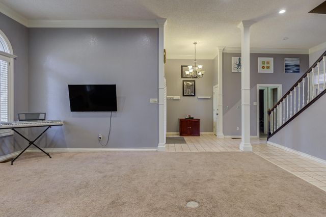 8708 Richmond Avenue, Lubbock, TX 79424