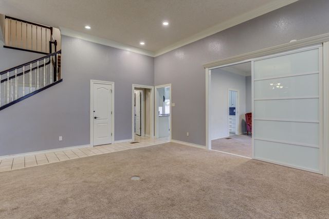 8708 Richmond Avenue, Lubbock, TX 79424