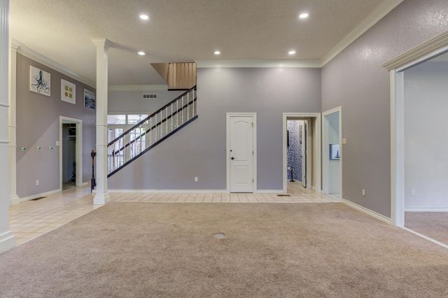 8708 Richmond Avenue, Lubbock, TX 79424