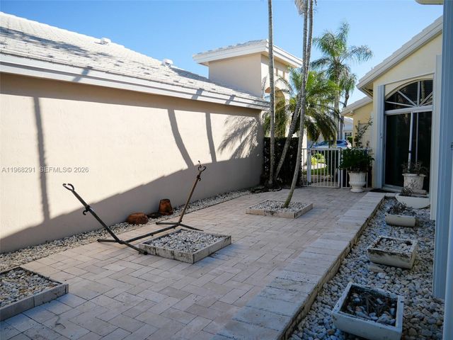 15251 Wilshire Way, Pembroke Pines, FL 33027