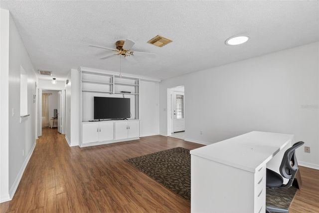 213 GLENELLEN PLACE, Sun City Center, FL 33573