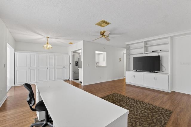 213 GLENELLEN PLACE, Sun City Center, FL 33573