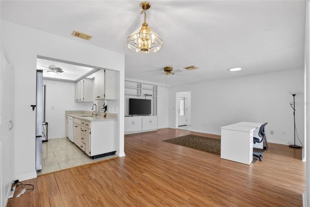 213 GLENELLEN PLACE, Sun City Center, FL 33573