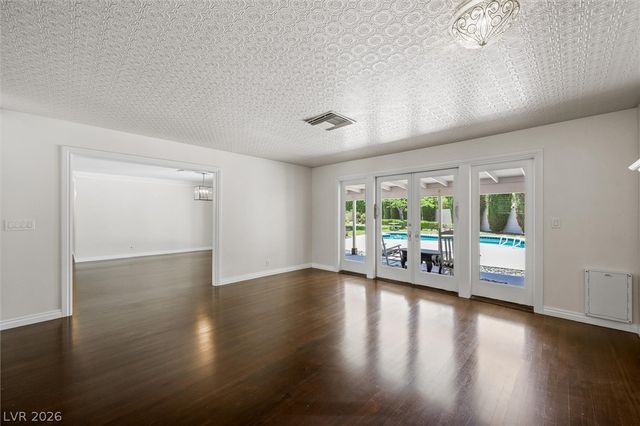 416 Macarthur Way, Las Vegas, NV 89107
