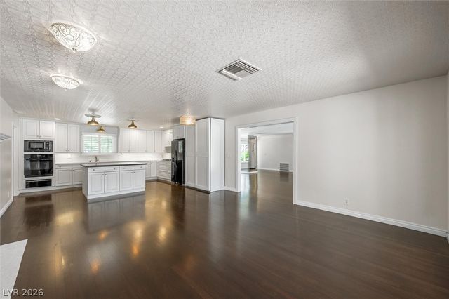 416 Macarthur Way, Las Vegas, NV 89107