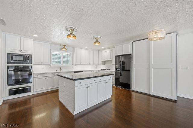 416 Macarthur Way, Las Vegas, NV 89107