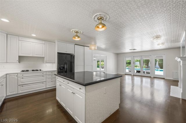 416 Macarthur Way, Las Vegas, NV 89107
