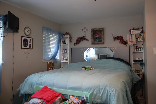 206 Riverside Street, Highlands, TX 77562