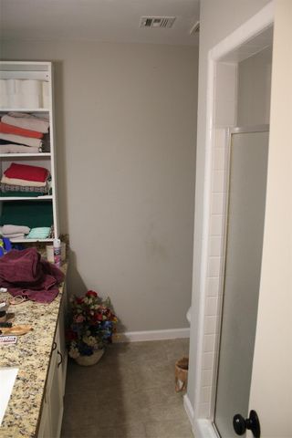 206 Riverside Street, Highlands, TX 77562