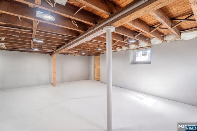 11 Millbrook Avenue, Dover Town, NJ 07801