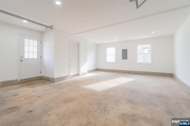 11 Millbrook Avenue, Dover Town, NJ 07801