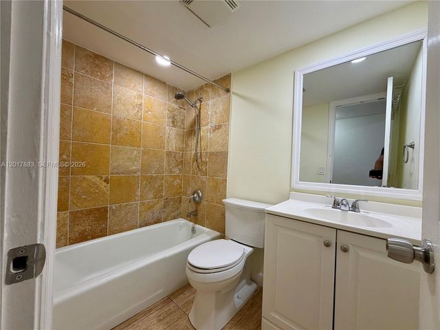 9429 SW 76th St W25, Miami, FL 33173