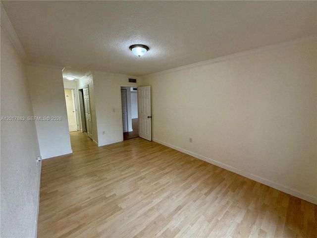 9429 SW 76th St W25, Miami, FL 33173