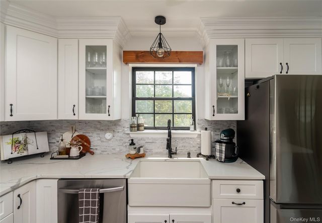 36 Marian Court, Warwick, NY 10990