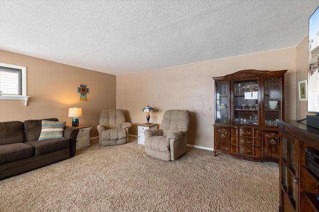 704 S 8th Ave W, Virginia, MN 55792