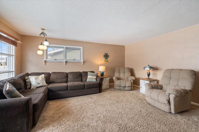 704 S 8th Ave W, Virginia, MN 55792