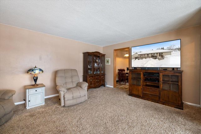 704 S 8th Ave W, Virginia, MN 55792