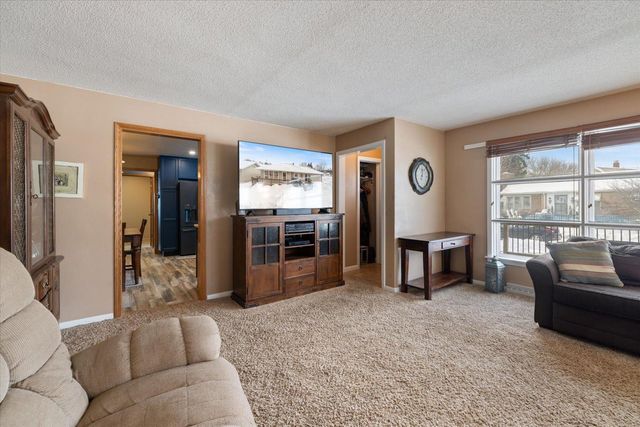 704 S 8th Ave W, Virginia, MN 55792