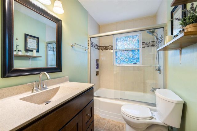 704 S 8th Ave W, Virginia, MN 55792