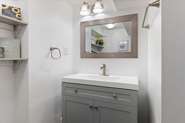 704 S 8th Ave W, Virginia, MN 55792