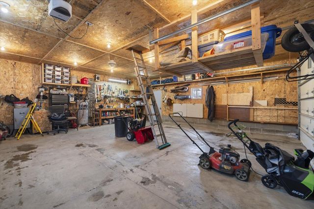 704 S 8th Ave W, Virginia, MN 55792