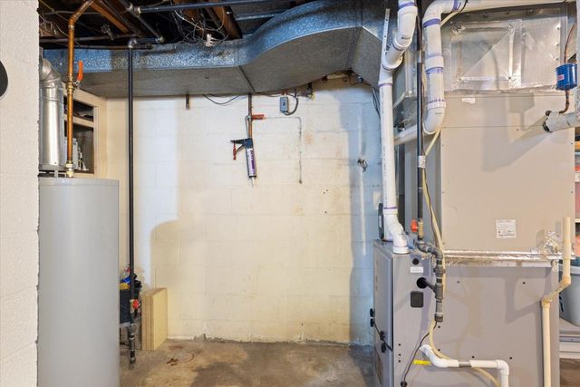 704 S 8th Ave W, Virginia, MN 55792