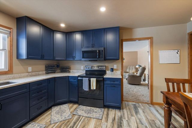 704 S 8th Ave W, Virginia, MN 55792