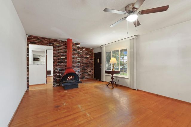 806 E Longview Ave, Stockton, CA 95207