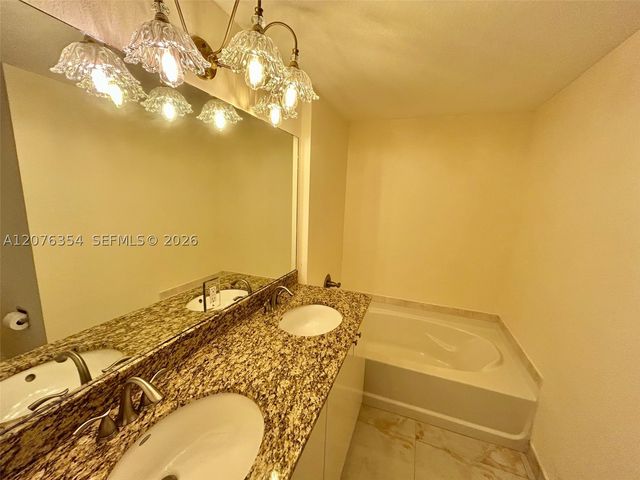 1830 Radius Dr 1002, Hollywood, FL 33020