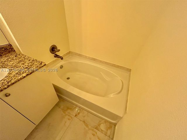 1830 Radius Dr 1002, Hollywood, FL 33020