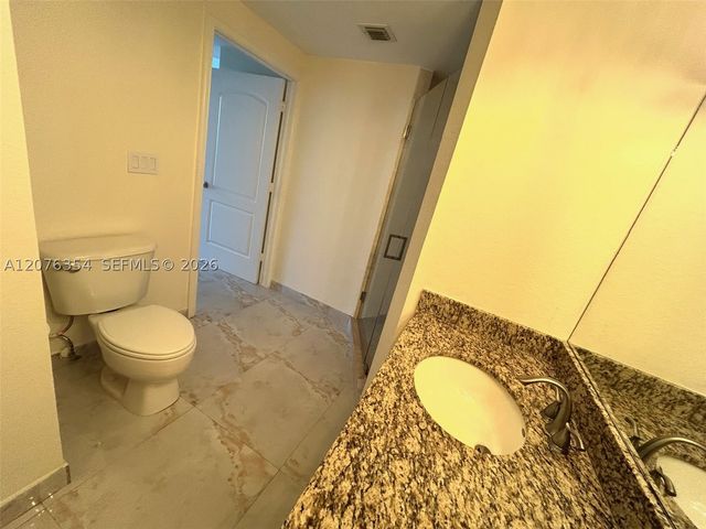 1830 Radius Dr 1002, Hollywood, FL 33020