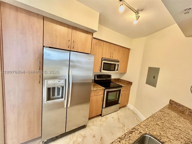 1830 Radius Dr 1002, Hollywood, FL 33020