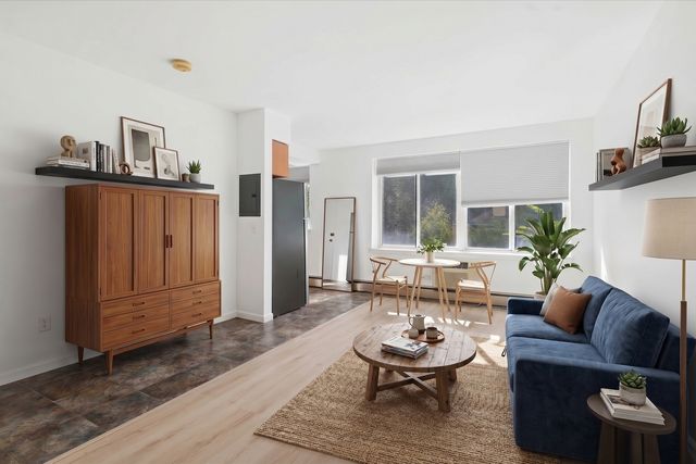 539 W Stratford Place 408, Chicago, IL 60657