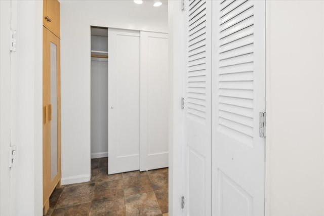 539 W Stratford Place 408, Chicago, IL 60657