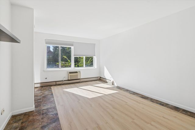 539 W Stratford Place 408, Chicago, IL 60657